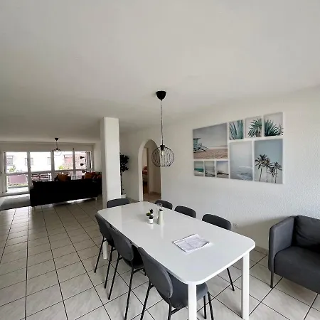 Charming Fully Furnished In The Center Of דירה *