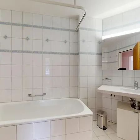Charming Fully Furnished In The Center Of * בריג