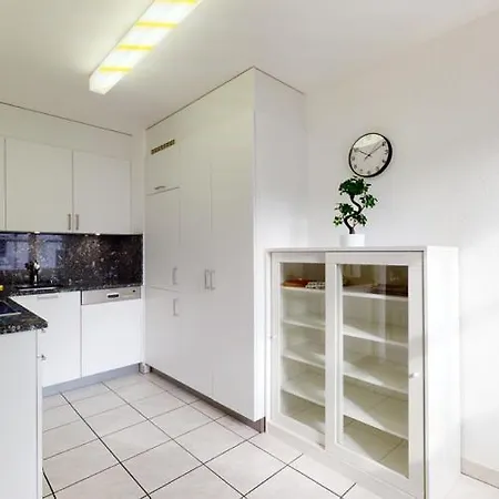 Charming Fully Furnished In The Center Of * בריג