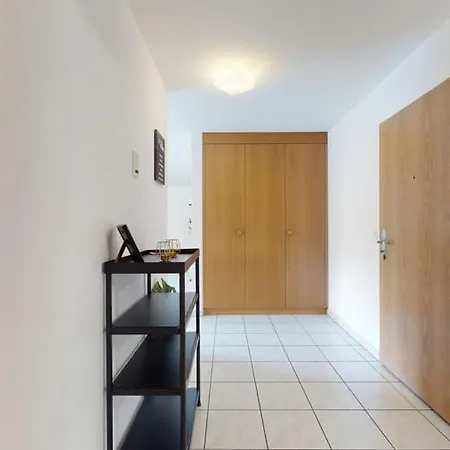 Charming Fully Furnished In The Center Of דירה בריג