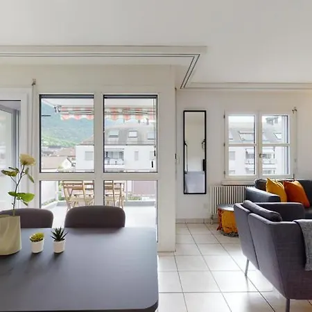 アパート Charming Fully Furnished In The Center Of ブリーク