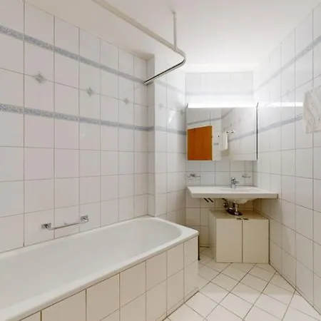 Charming Fully Furnished In The Center Of * 布里格